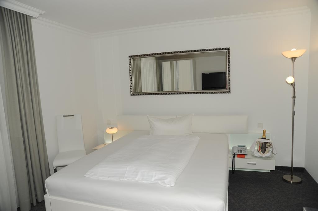 Hotel Adler - Weil Am Rhein Esterno foto